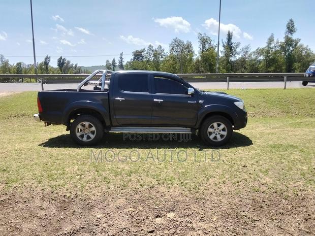 Toyota Hilux 2009 Black