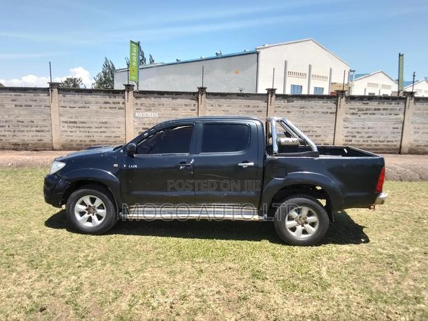 Toyota Hilux 2009 Black