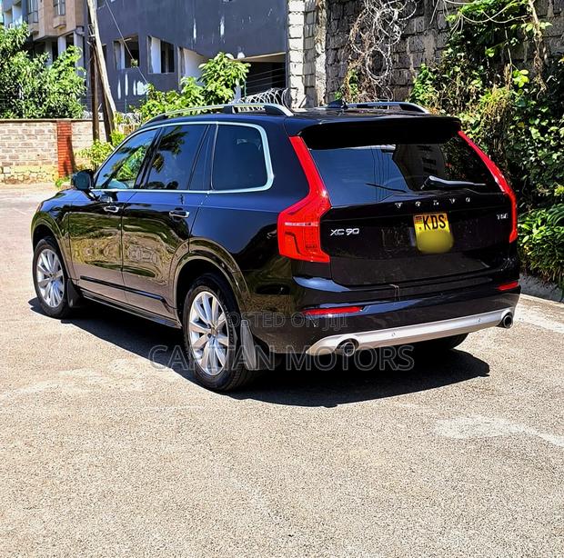 Volvo XC90 T5 Momentum AWD 2018 Black