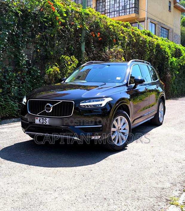Volvo XC90 T5 Momentum AWD 2018 Black
