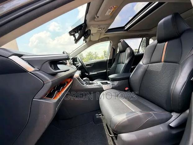Toyota RAV4 Adventure AWD 2020 Green