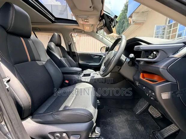 Toyota RAV4 Adventure AWD 2020 Green