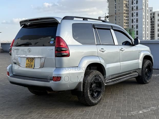 Toyota Land Cruiser Prado 2005 Silver