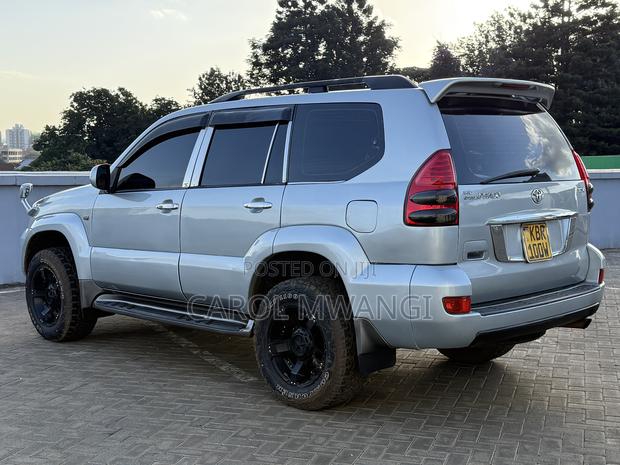 Toyota Land Cruiser Prado 2005 Silver