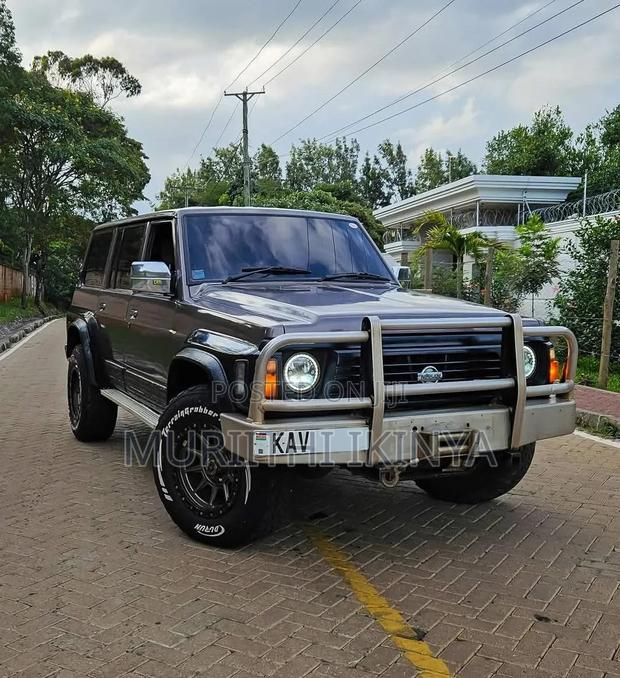 Nissan Patrol 1993 Brown