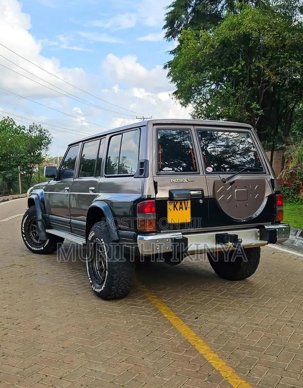 Nissan Patrol 1993 Brown