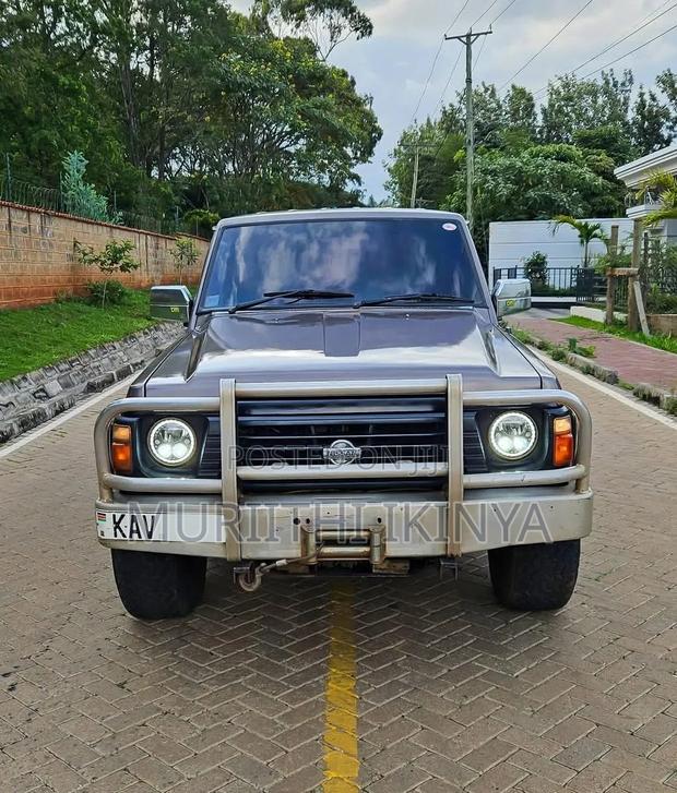 Nissan Patrol 1993 Brown