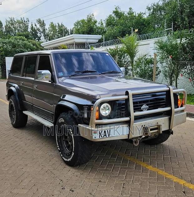 Nissan Patrol 1993 Brown