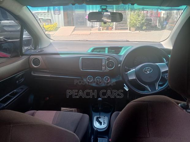 Toyota Vitz 2011 Pink