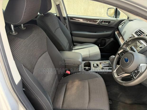 Subaru Legacy 2019 Silver