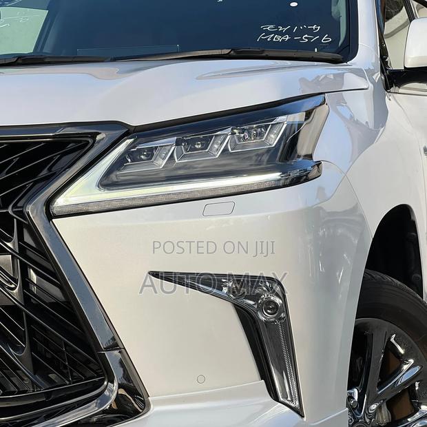 Lexus LX 570 AWD 2020 White