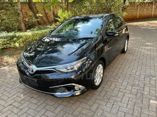 Toyota Auris 2016 Black