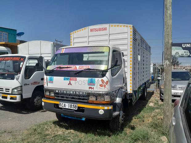 Mitsubishi Fuso 2012 White