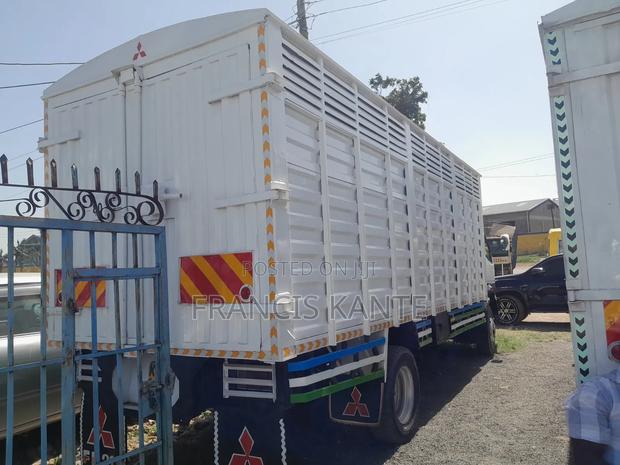 Mitsubishi Fuso 2012 White