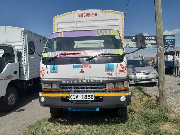 Mitsubishi Fuso 2012 White