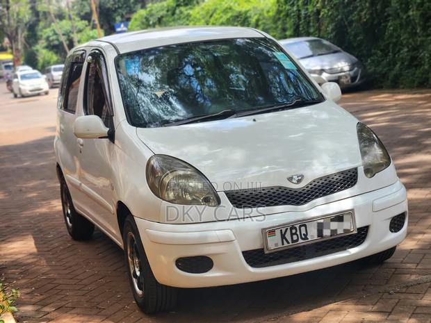 Toyota Fun Cargo 2006 White