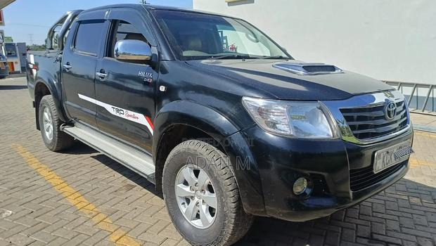 Toyota Hilux 2010 Black