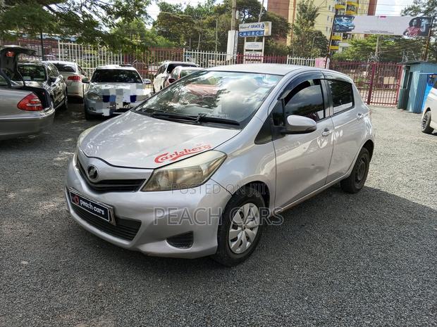 Toyota Vitz 2013 Silver