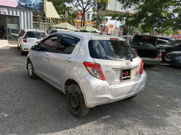 Toyota Vitz 2013 Silver