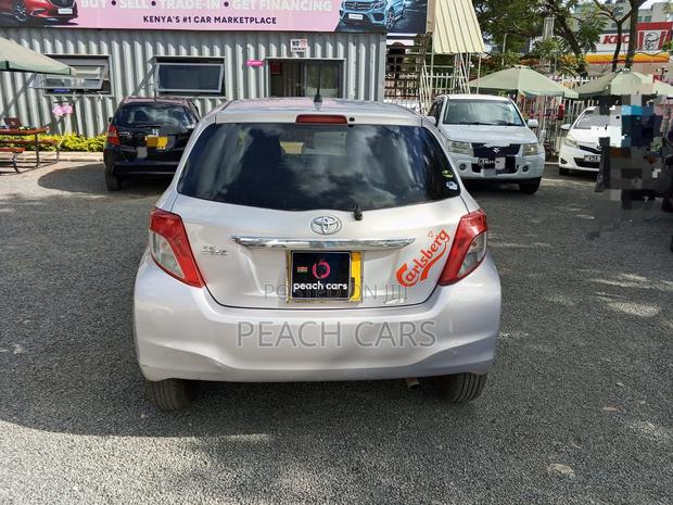 Toyota Vitz 2013 Silver