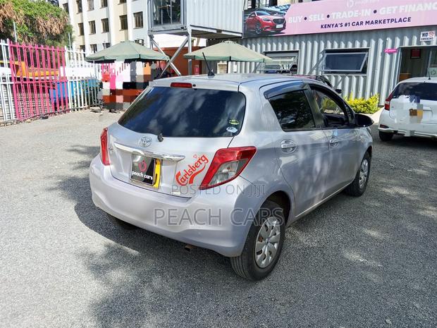 Toyota Vitz 2013 Silver