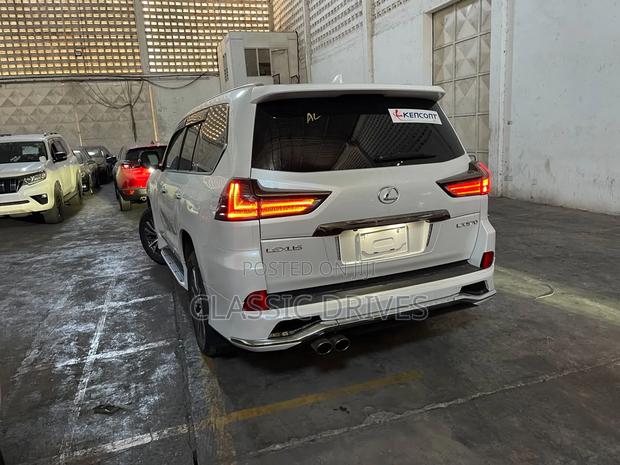 Lexus LX 2019 White