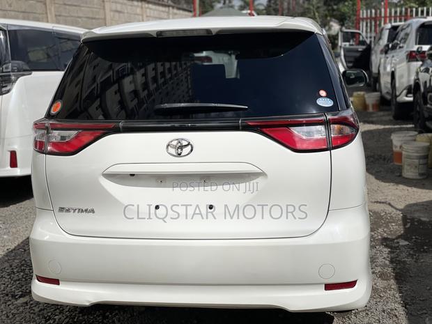 Toyota Estima 2018 White