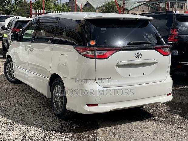 Toyota Estima 2018 White