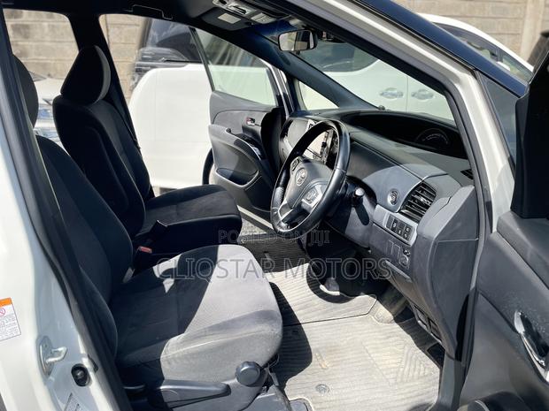 Toyota Estima 2018 White