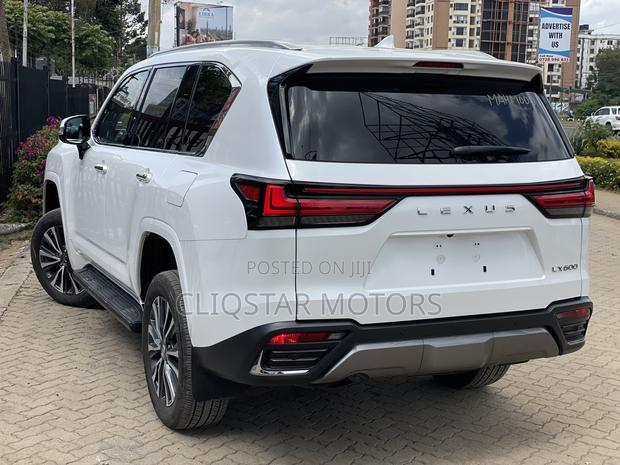 Lexus LX 600 2022 White