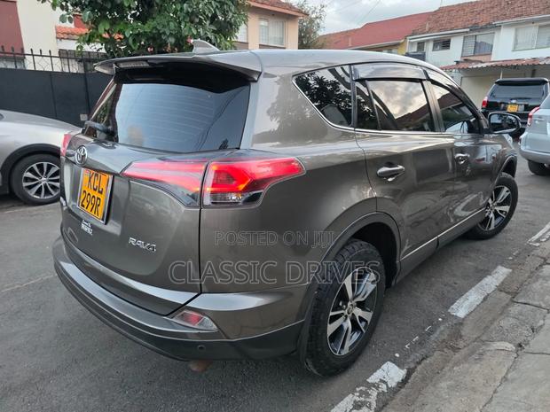 Toyota RAV4 2017 Gray