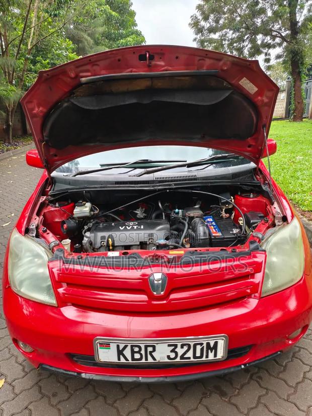 Toyota IST 2005 Red