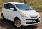 Toyota Ractis 1.3 FWD 2010 White for sale