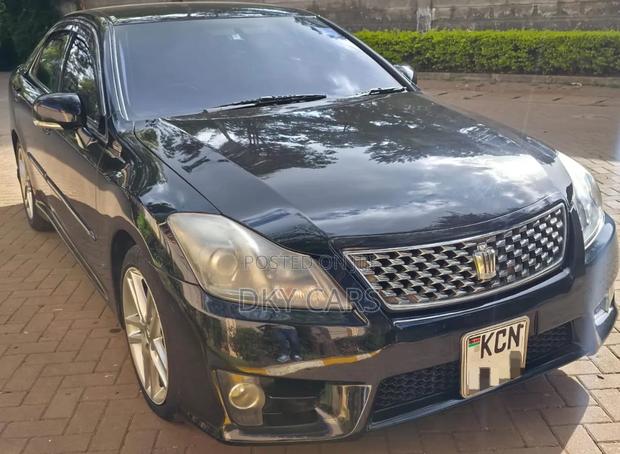 Toyota Crown 2010 Black