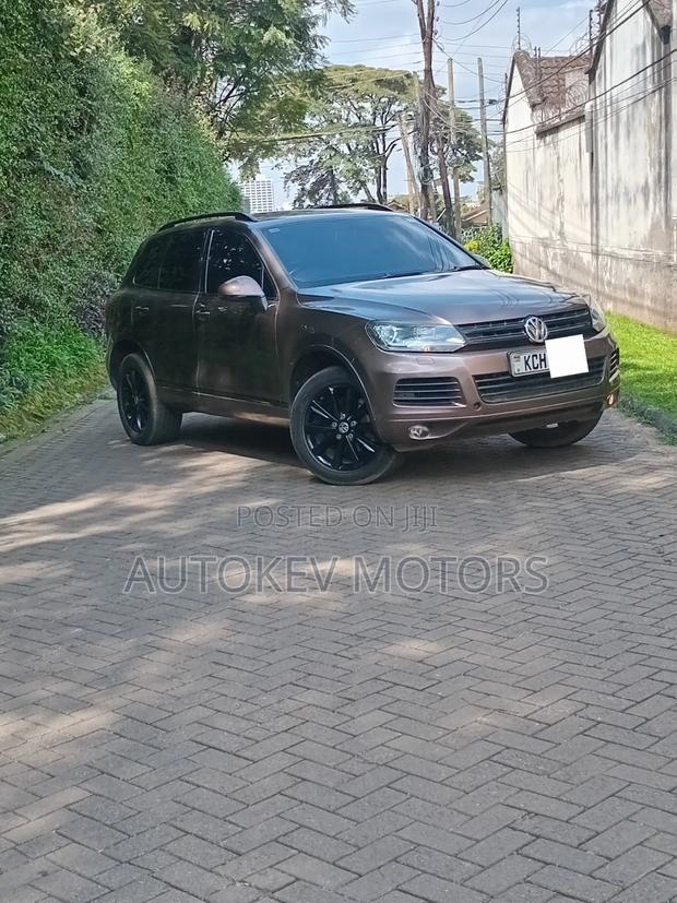 Volkswagen Touareg 2012 Brown
