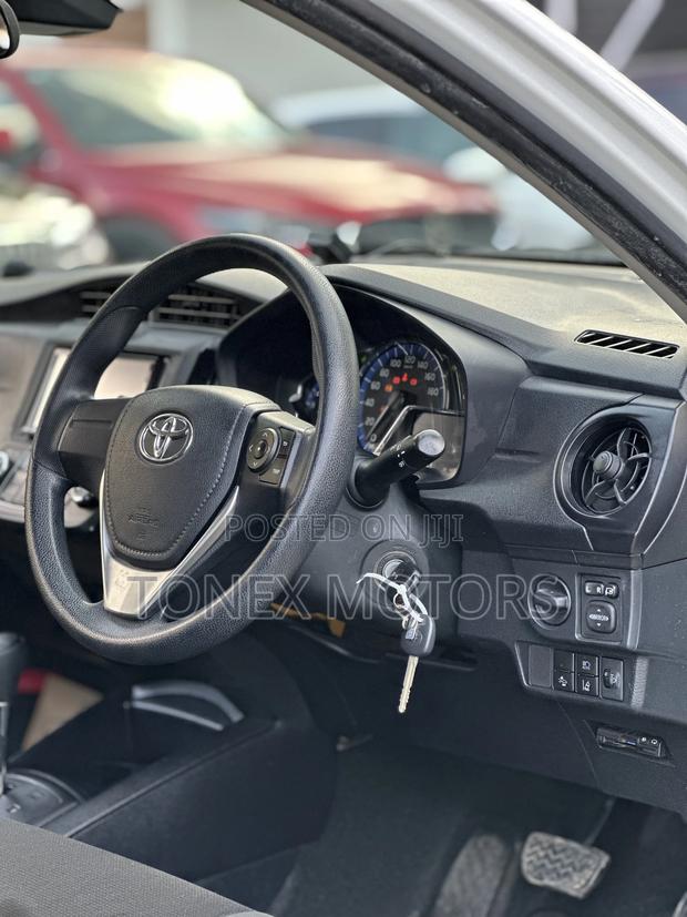 Toyota Axio 1.5 Hybrid 2WD 2019 White