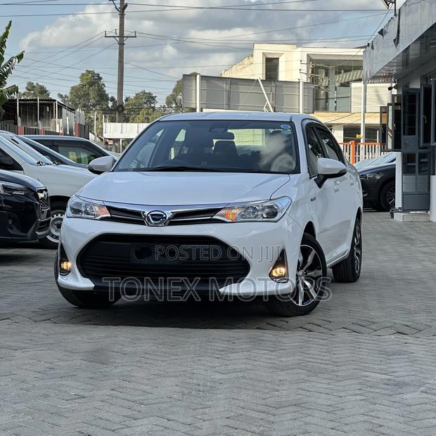 Toyota Axio 1.5 Hybrid 2WD 2019 White