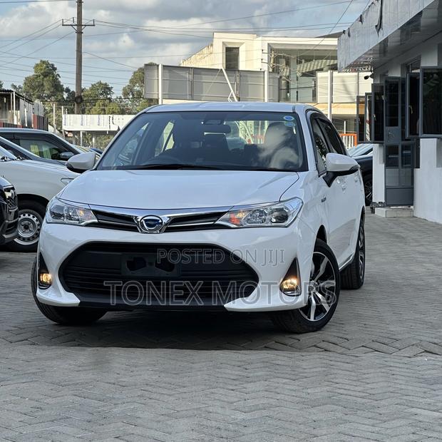 Toyota Axio 1.5 Hybrid 2WD 2019 White