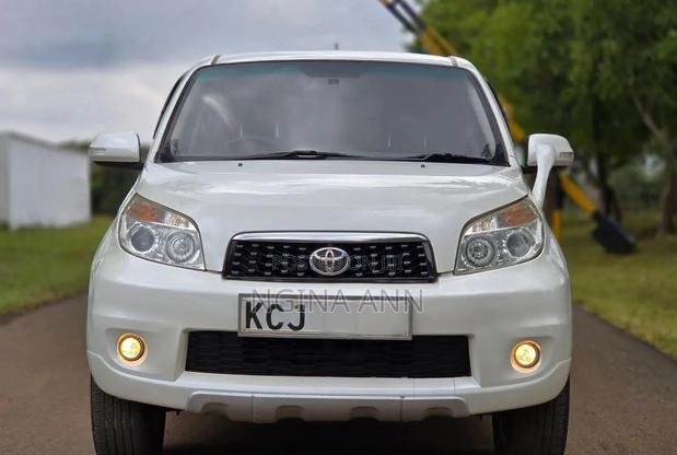 Toyota Rush 2010 White