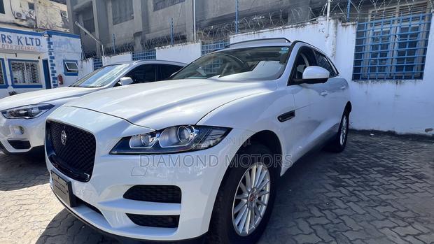 Jaguar F-Pace 20d Premium AWD 2018 White