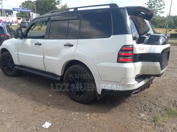 Mitsubishi Pajero 2019 White