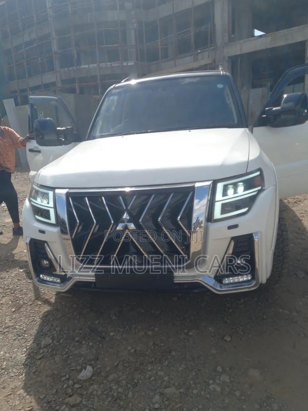 Mitsubishi Pajero 2019 White
