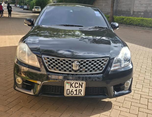 Toyota Crown 2010 Black