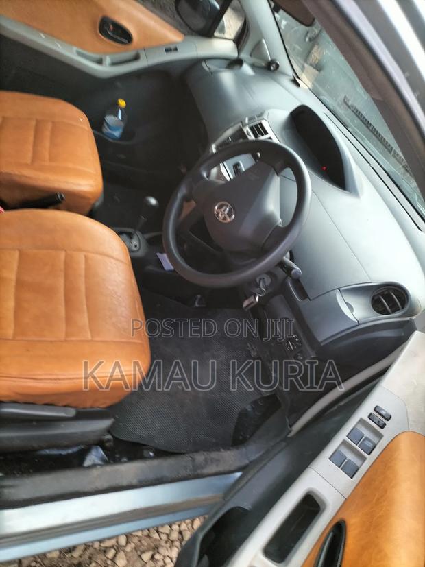 Toyota Vitz 2008 Silver