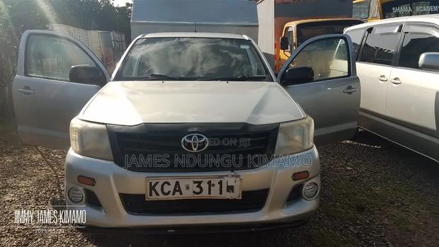 Toyota Hilux 2014 Silver
