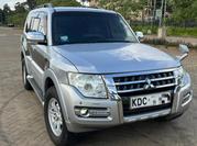 Mitsubishi Pajero 2015 Silver for sale