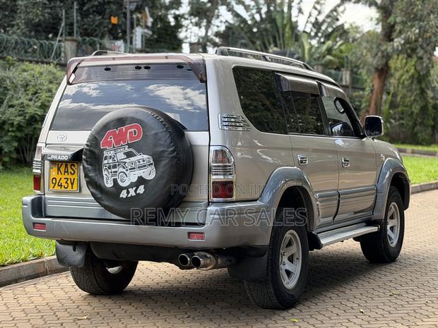 Toyota Land Cruiser Prado 1996 Gold
