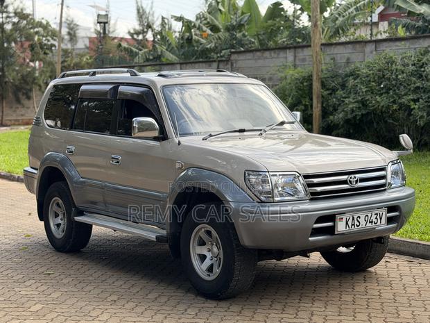 Toyota Land Cruiser Prado 1996 Gold