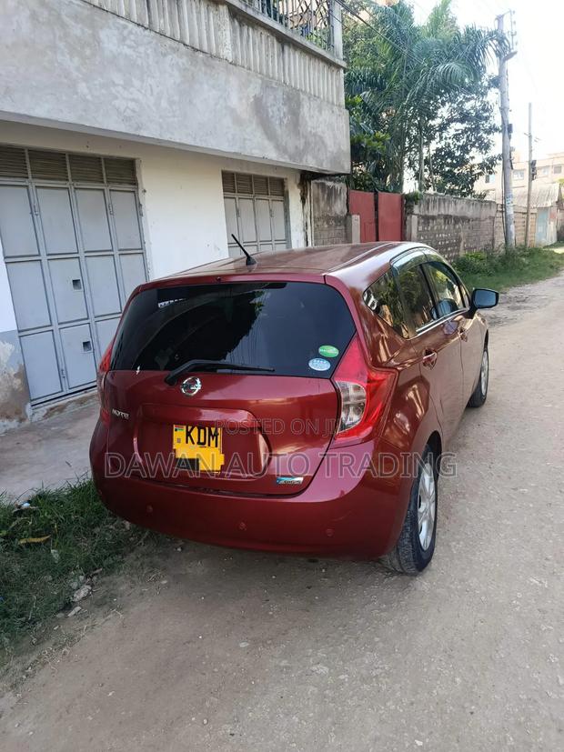 Nissan Note 2015 Red