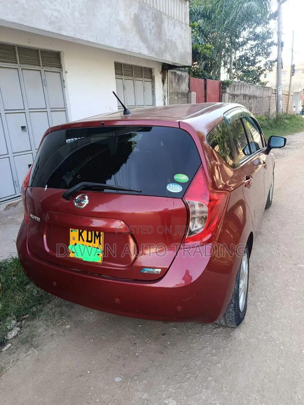 Nissan Note 2015 Red